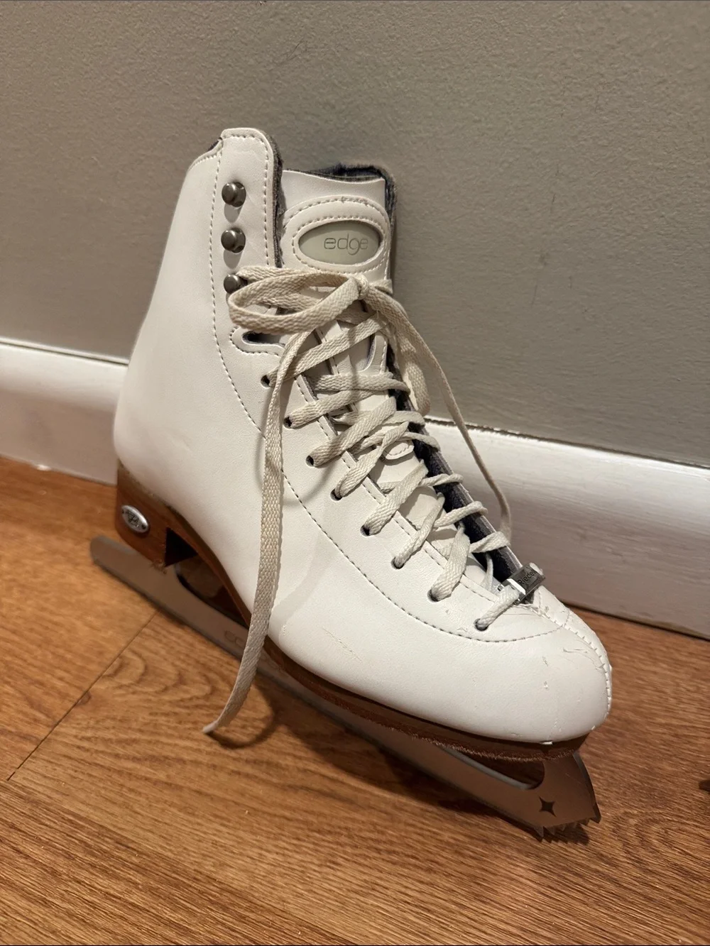 Riedell Model 29 Edge Girls' Ice Skates with Astra Blades - Picture 2 of 8